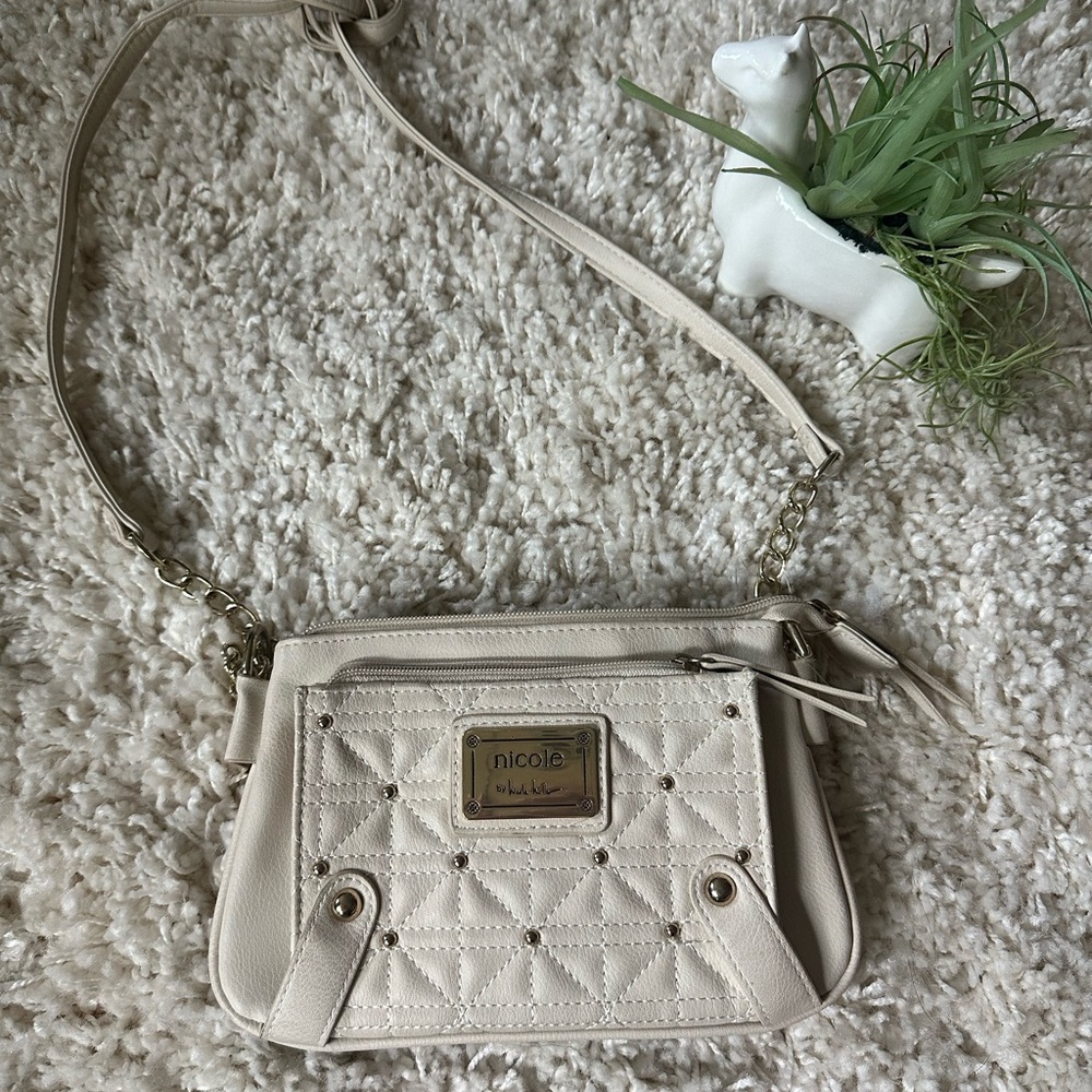 Brand new crossbody Nicole by Nicole Miller soft beige cream fall clutch…